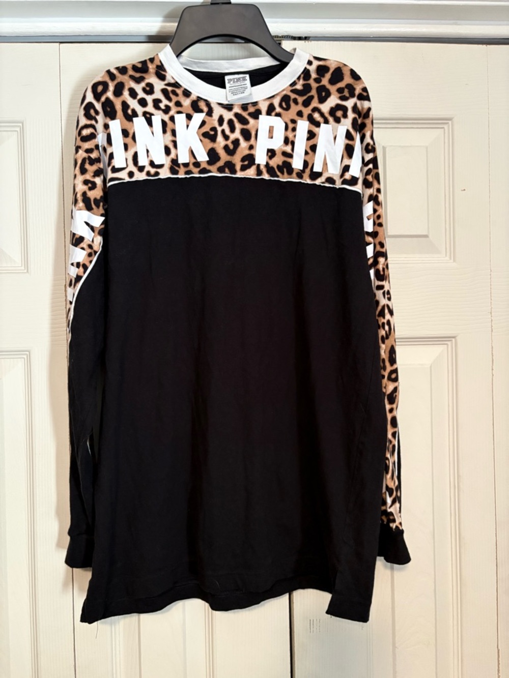 Victoria’s Secret PINK Campus Tee Womens XS Leopard Animal Print Long Sleeve Y2K
